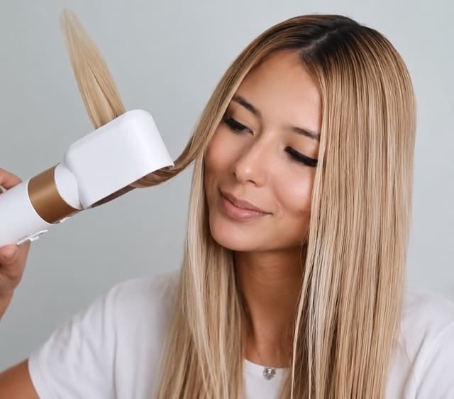 mulher com cabelo